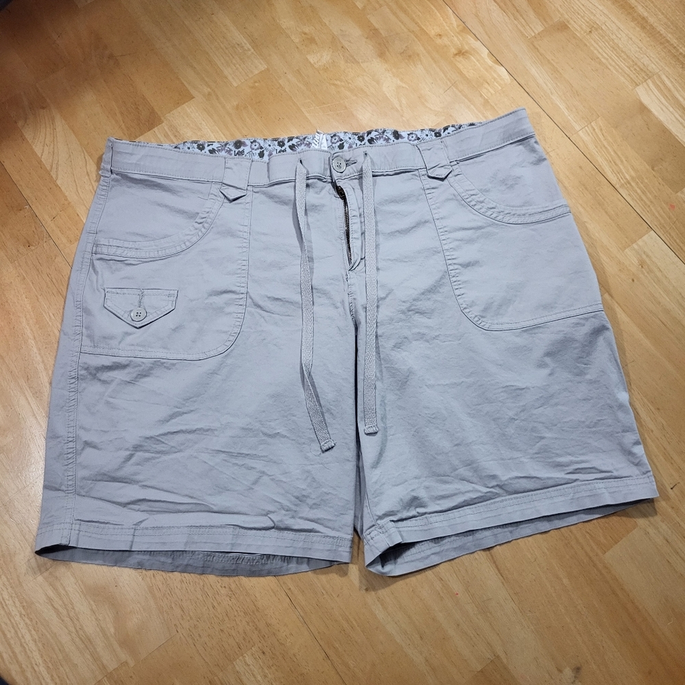 LEE Plus Size 24 Womens  Stretch Khaki Bermuda Shorts Chino